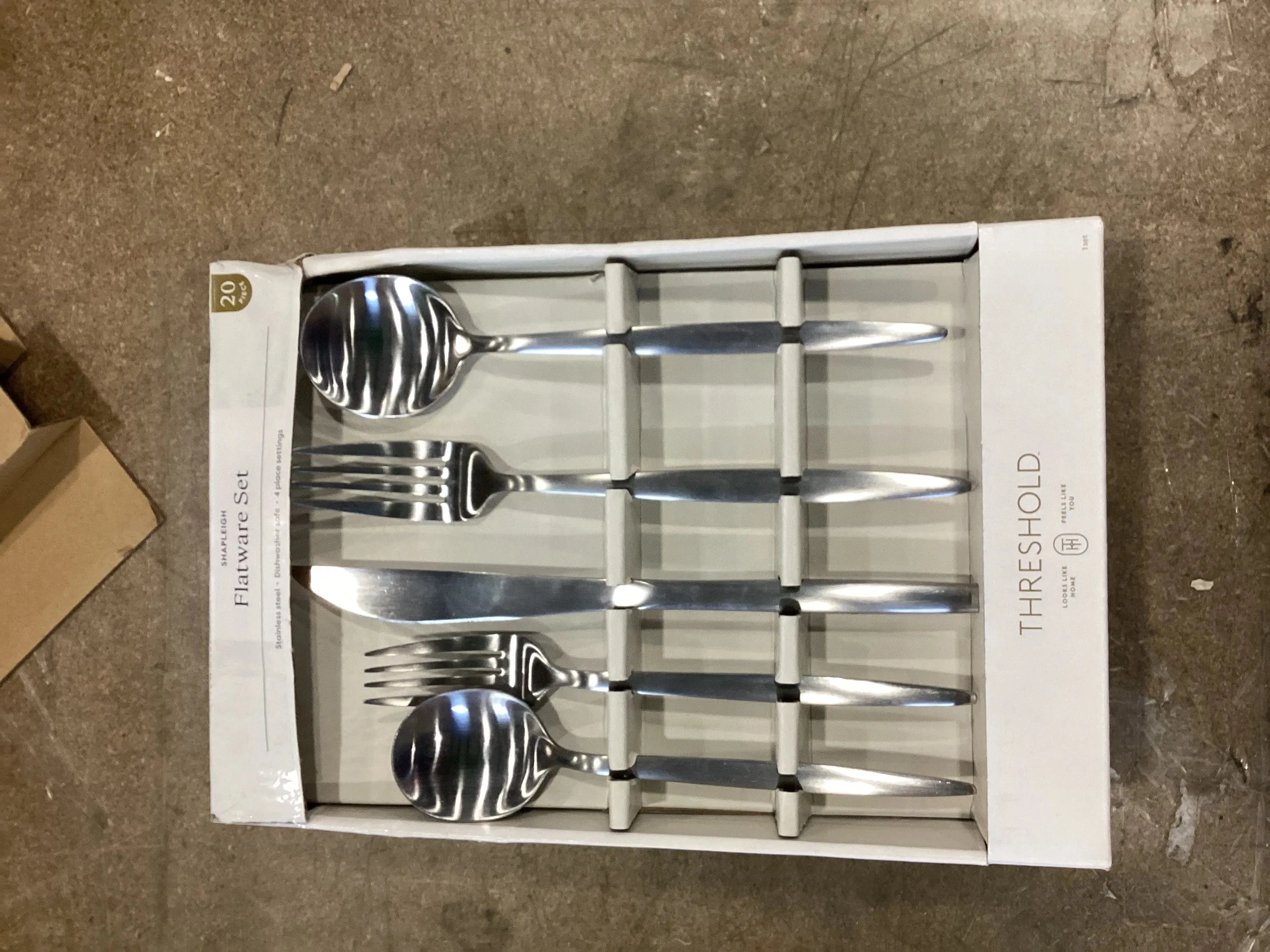 20pc Shapleigh Flatware Set Silver