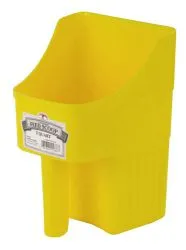 3 Quart Plastic Enclosed Feed Scoop