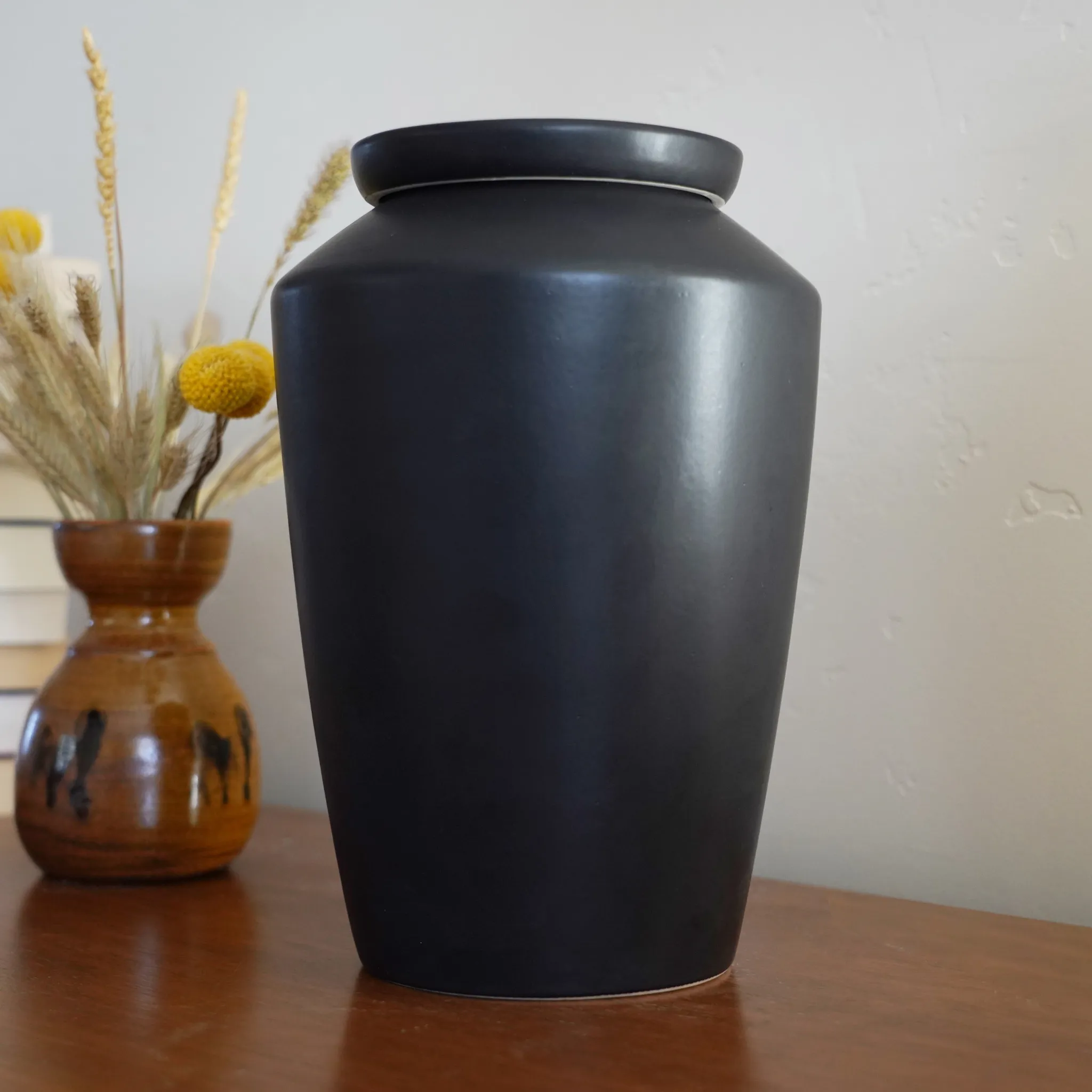 Modern Ceramic Cremation Urn in Black