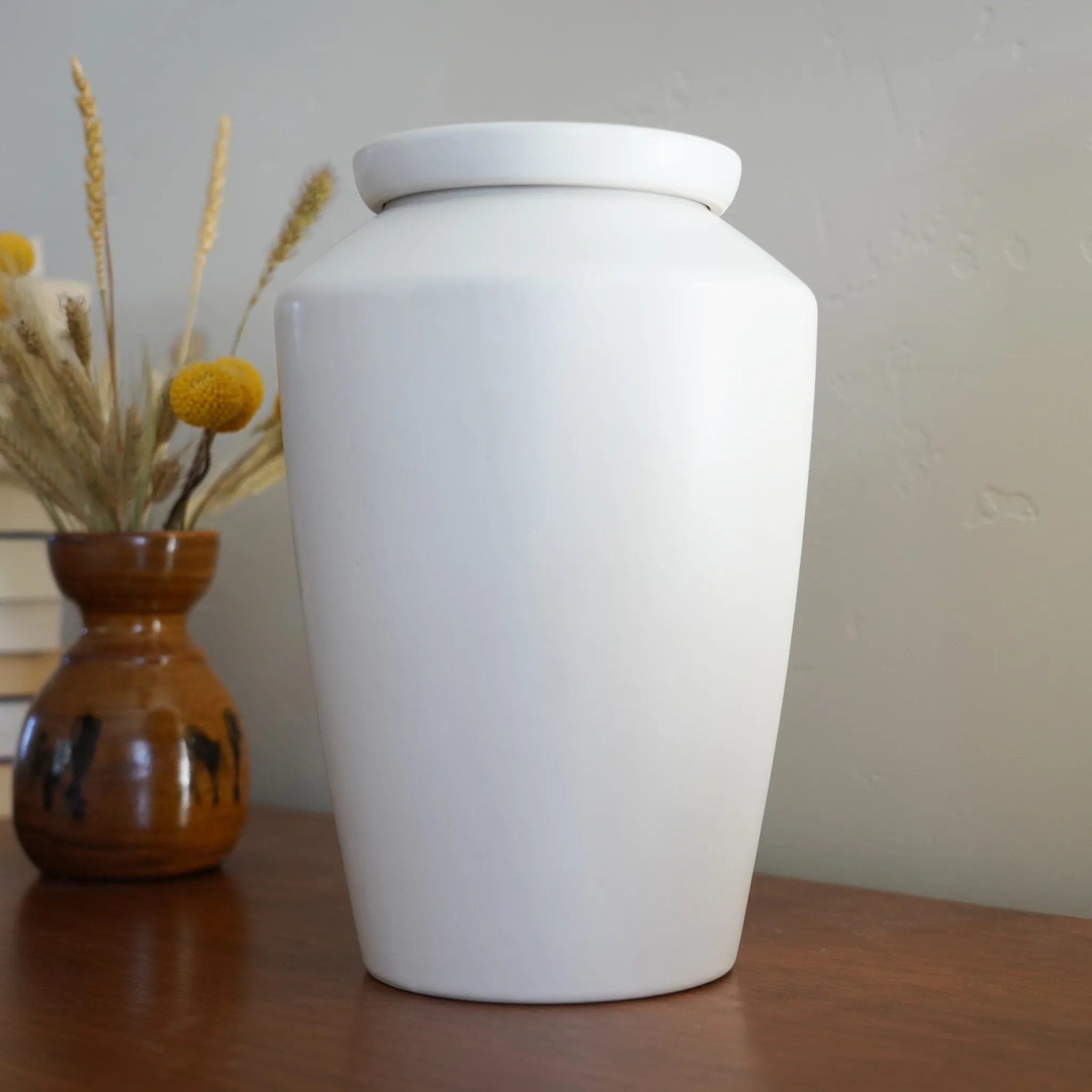 Modern Ceramic Cremation Urn in White